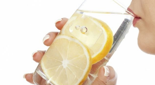 レモン水は弱った肝臓を回復させてくれる！？レモン水を飲むと起こる５つの効果をご紹介！